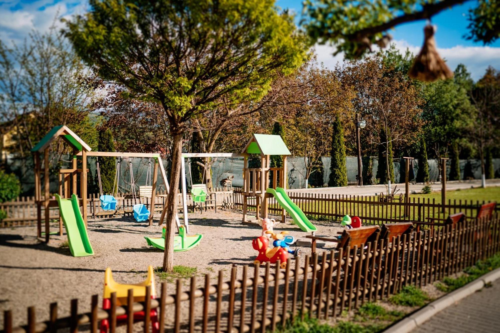 Montana Garden Hotel Răşinari Екстериор снимка